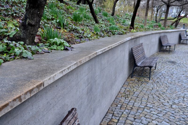 Concrete Retaining Wall Service